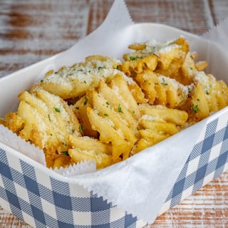 GARLIC PARMESAN FRIES